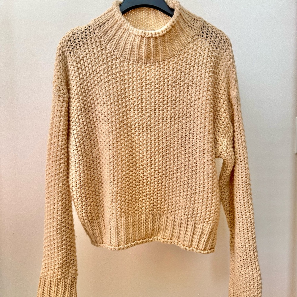 Chunky Knit Turtleneck Sweater Beige Cropped Cozy M Isalis